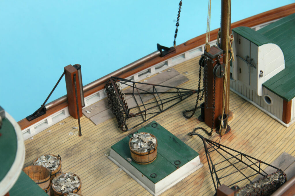 Model of oyster dredge 'Metunga' - dredges and oysters