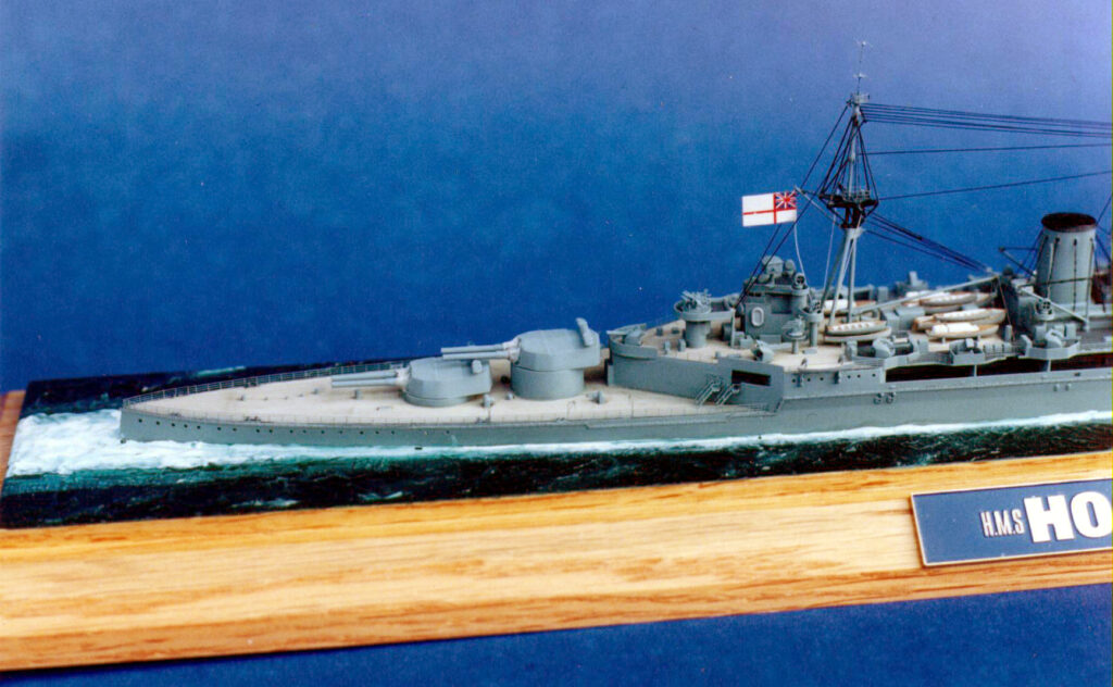 Model of HMS Hood - midship and aft