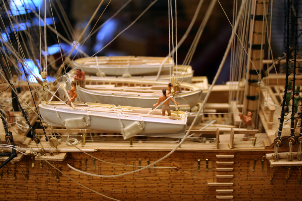 Model of Continental Frigate Raleigh - Hoisting boat