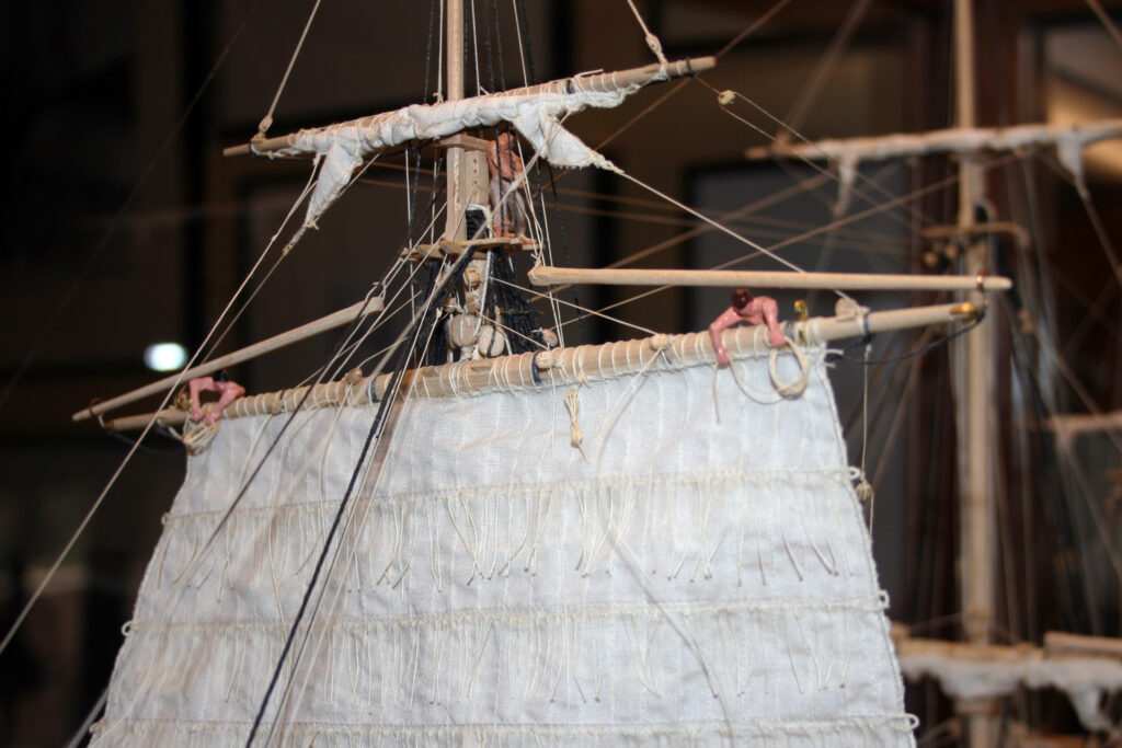 Model of Continental Frigate Raleigh - Setting sail